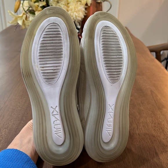 Nike Air Max. Size 5Y or 6.5 women.  Nike Air Max 720 Metallic Platinum - Picture 6 of 8
